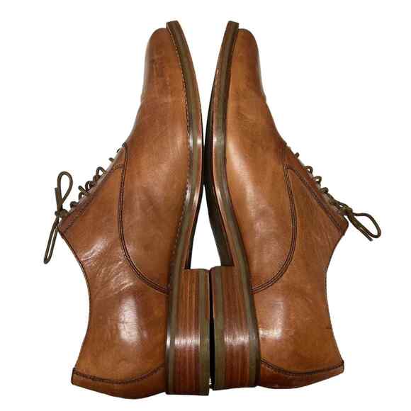 Cole Haan Men display picture 1